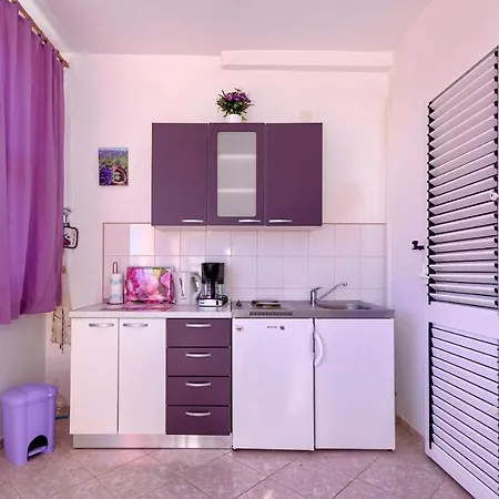 Apartment Apartments With A Parking Space Stari Grad, Hvar - 8726 Stari Grad (Hvar)