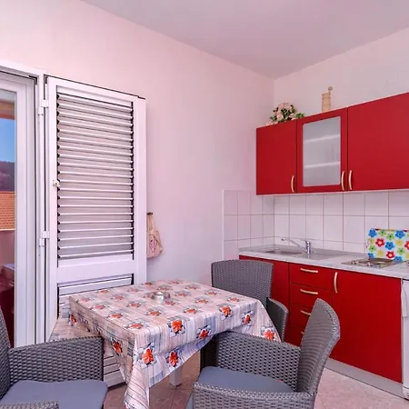 Apartments With A Parking Space Stari Grad, Hvar - 8726 * Stari Grad (Hvar)