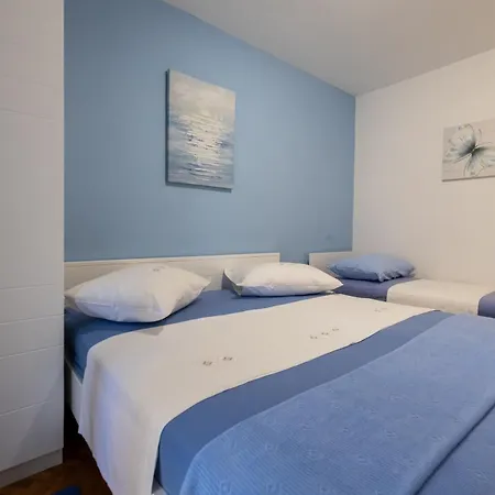With Parking Space Stari Grad, Hvar - 8726 Apartamento Stari Grad (Hvar)